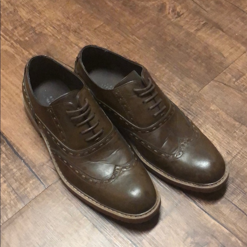 Perry Ellis Memory Foam Wingtips